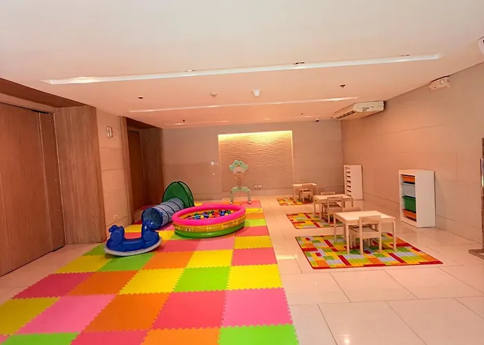 Shell Residences Staycation Moa & Naia By Keith 4*